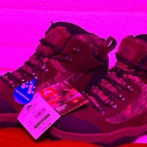 Ozark Trail M OT Brush Mid Her Boot sz 11 NWT